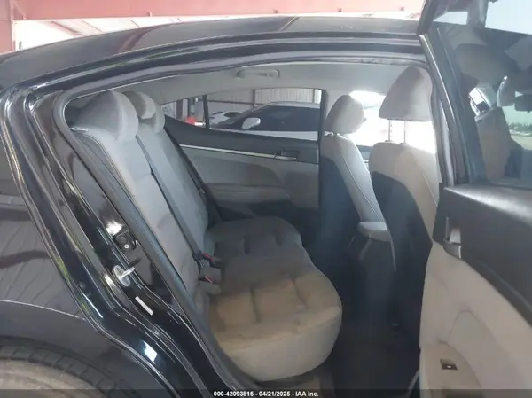 KMHD74LF0HU182982 2017 HYUNDAI ELANTRA - Image 8