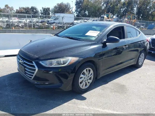 KMHD74LF0HU307379 2017 HYUNDAI ELANTRA - Image 2