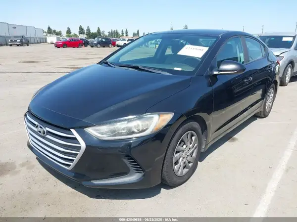 KMHD74LF0HU367730 2017 HYUNDAI ELANTRA - Image 2
