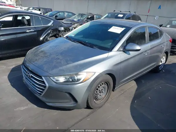 KMHD74LF0HU393566 2017 HYUNDAI ELANTRA - Image 2