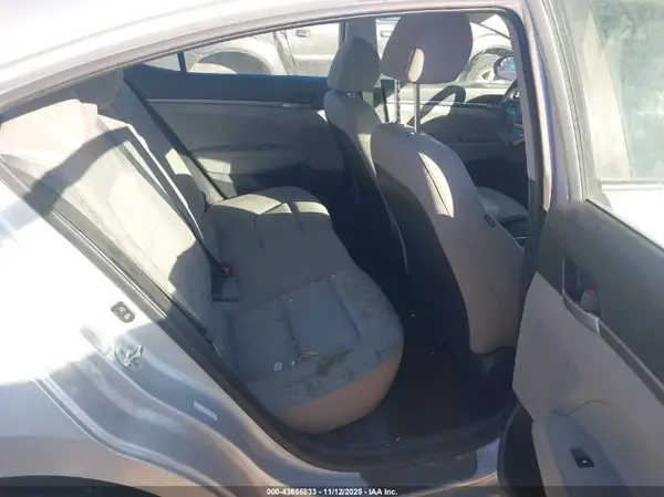 KMHD74LF0HU394863 2017 HYUNDAI ELANTRA - Image 8
