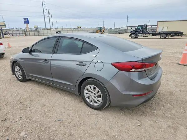 KMHD74LF0JU450595 2018 HYUNDAI ELANTRA - Image 2