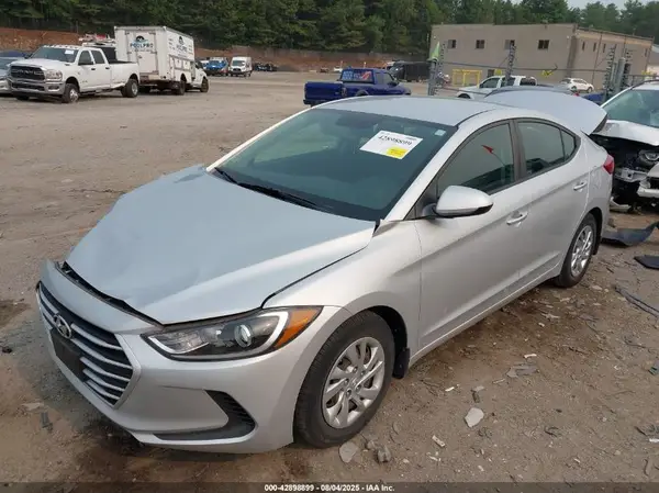 KMHD74LF0JU475559 2018 HYUNDAI ELANTRA - Image 2