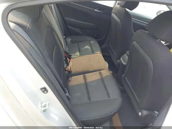 KMHD74LF0JU475559 2018 HYUNDAI ELANTRA - Image 8