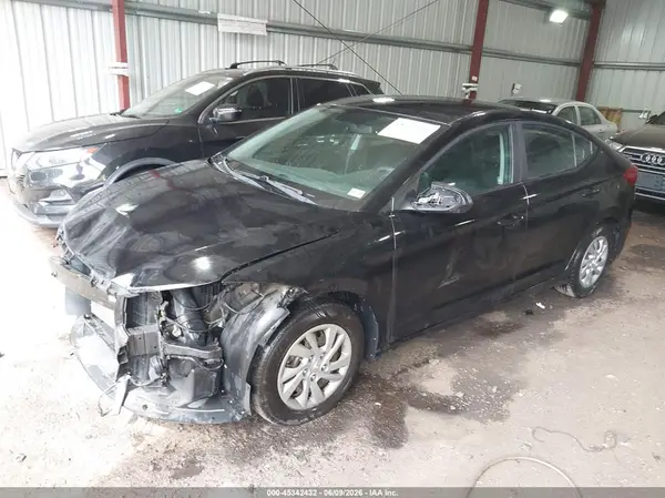 KMHD74LF0JU498467 2018 HYUNDAI ELANTRA - Image 2