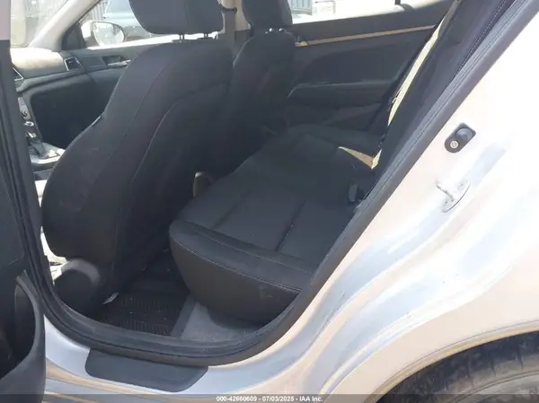 KMHD74LF0JU525201 2018 HYUNDAI ELANTRA - Image 8
