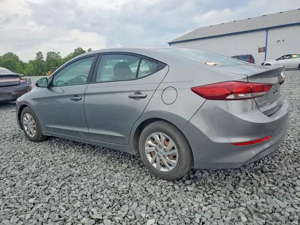 KMHD74LF0JU557243 2018 HYUNDAI ELANTRA - Image 2