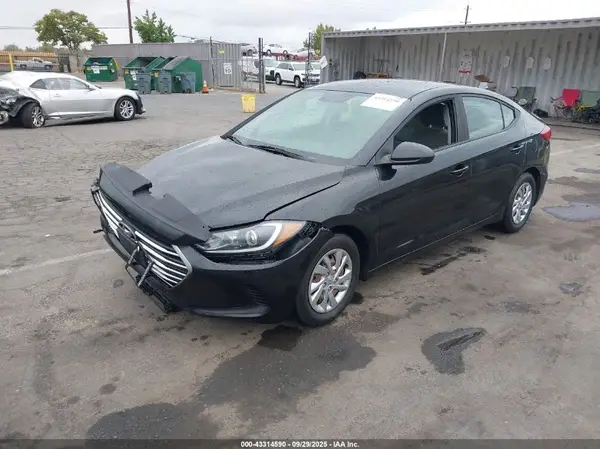 KMHD74LF0JU563219 2018 HYUNDAI ELANTRA - Image 2