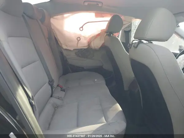 KMHD74LF0JU609437 2018 HYUNDAI ELANTRA - Image 8