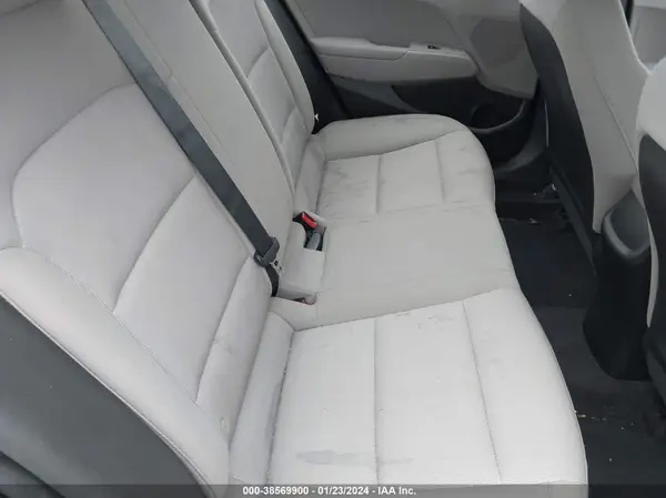 KMHD74LF0JU646181 2018 HYUNDAI ELANTRA - Image 8