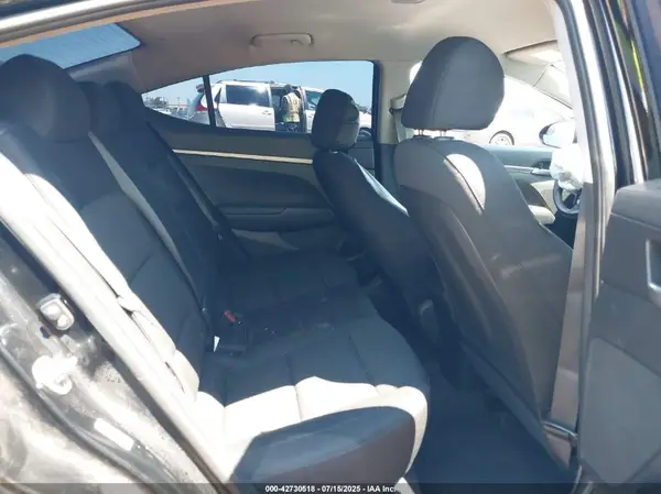 KMHD74LF0KU757752 2019 HYUNDAI ELANTRA - Image 8