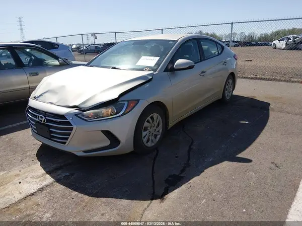 KMHD74LF1HU071504 2017 HYUNDAI ELANTRA - Image 2