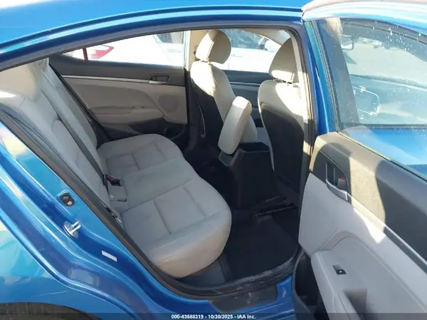 KMHD74LF1HU079781 2017 HYUNDAI ELANTRA - Image 8