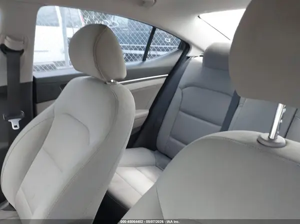 KMHD74LF1HU084155 2017 HYUNDAI ELANTRA - Image 8