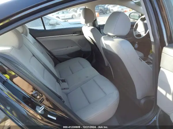 KMHD74LF1HU091851 2017 HYUNDAI ELANTRA - Image 8
