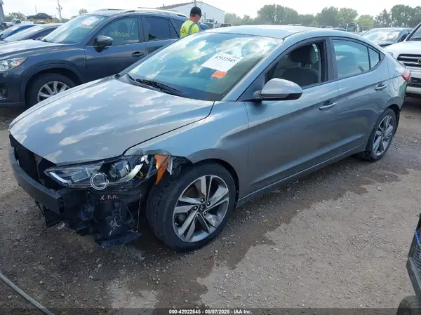 KMHD74LF1HU094605 2017 HYUNDAI ELANTRA - Image 2