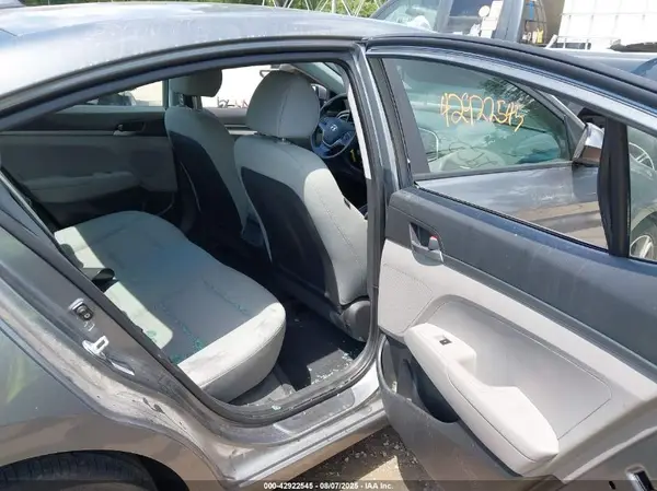 KMHD74LF1HU094605 2017 HYUNDAI ELANTRA - Image 8