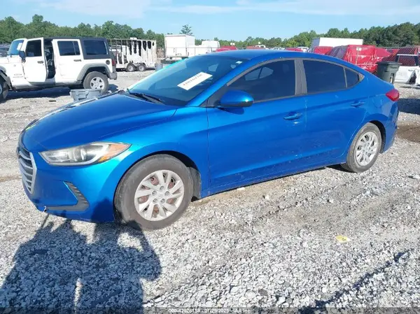 KMHD74LF1HU097083 2017 HYUNDAI ELANTRA - Image 2