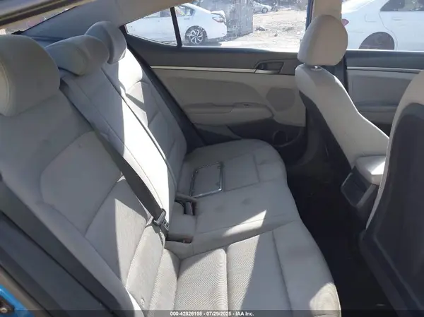 KMHD74LF1HU097083 2017 HYUNDAI ELANTRA - Image 8