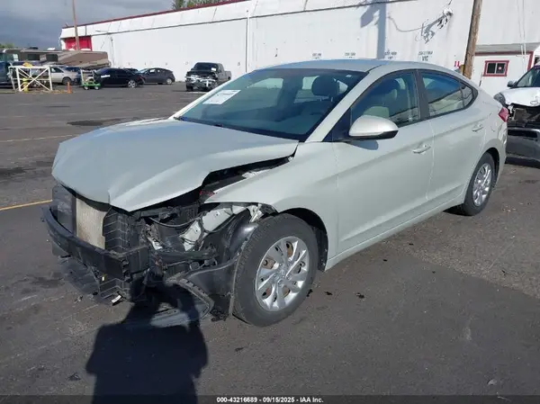 KMHD74LF1HU100841 2017 HYUNDAI ELANTRA - Image 2