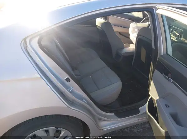 KMHD74LF1HU115839 2017 HYUNDAI ELANTRA - Image 8