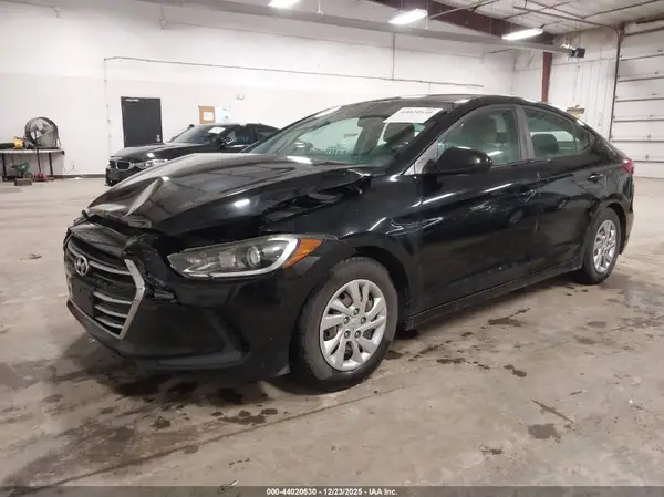 KMHD74LF1HU118336 2017 HYUNDAI ELANTRA - Image 2
