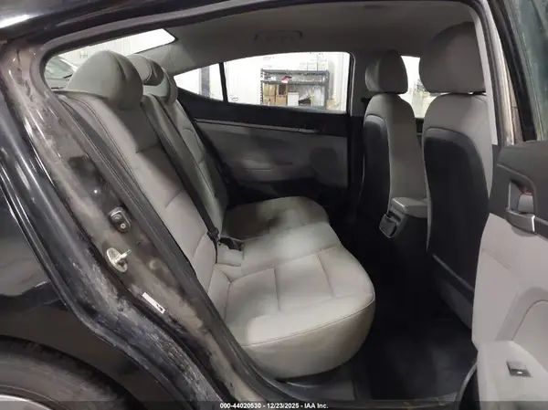KMHD74LF1HU118336 2017 HYUNDAI ELANTRA - Image 8