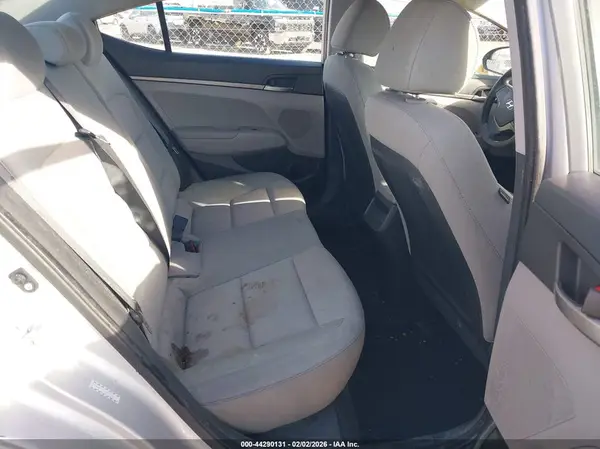 KMHD74LF1HU128672 2017 HYUNDAI ELANTRA - Image 8