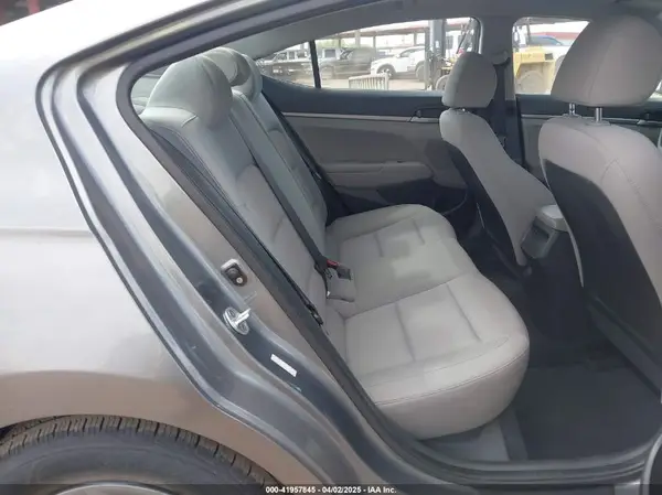 KMHD74LF1HU151238 2017 HYUNDAI ELANTRA - Image 8