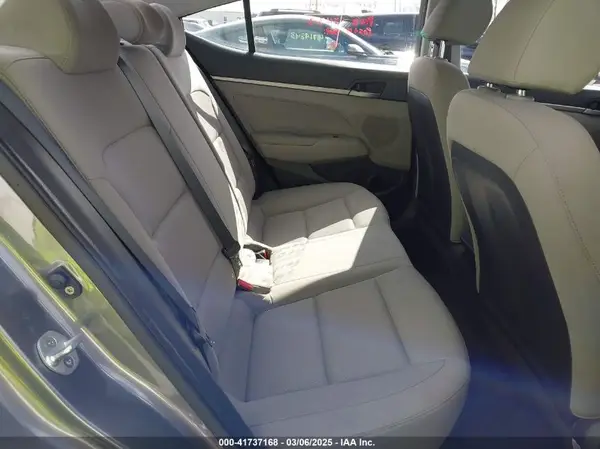 KMHD74LF1HU173644 2017 HYUNDAI ELANTRA - Image 8