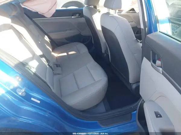 KMHD74LF1HU316740 2017 HYUNDAI ELANTRA - Image 8