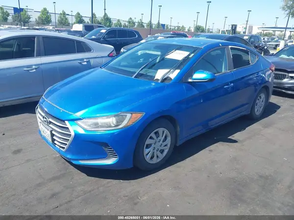 KMHD74LF1HU351715 2017 HYUNDAI ELANTRA - Image 2