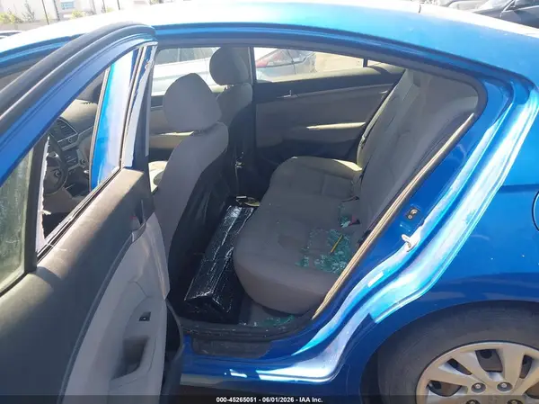 KMHD74LF1HU351715 2017 HYUNDAI ELANTRA - Image 8