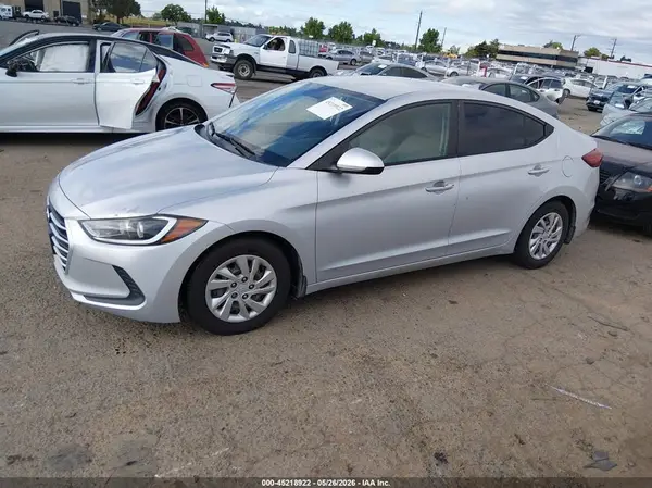 KMHD74LF1HU359930 2017 HYUNDAI ELANTRA - Image 2