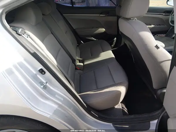 KMHD74LF1HU359930 2017 HYUNDAI ELANTRA - Image 8