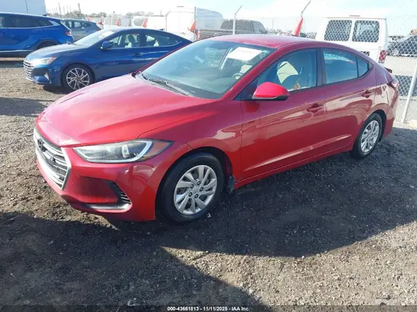 KMHD74LF1HU370555 2017 HYUNDAI ELANTRA - Image 2