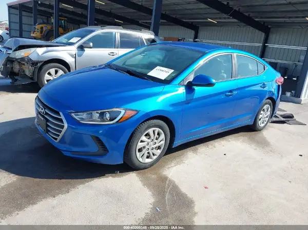 KMHD74LF1HU390482 2017 HYUNDAI ELANTRA - Image 2