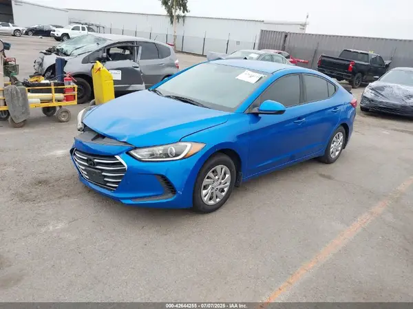 KMHD74LF1HU394466 2017 HYUNDAI ELANTRA - Image 2