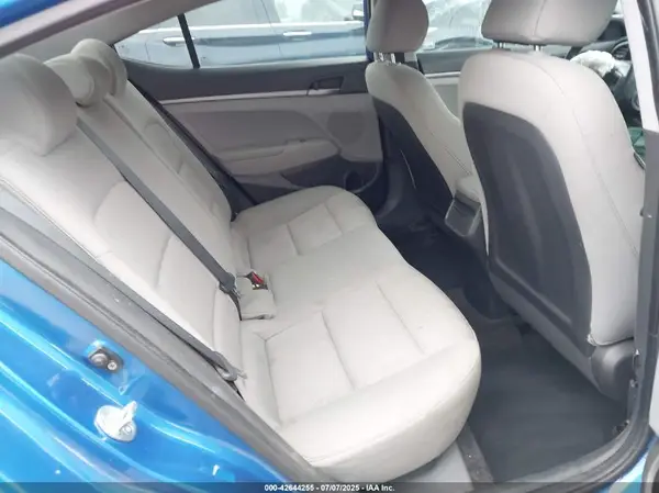 KMHD74LF1HU394466 2017 HYUNDAI ELANTRA - Image 8