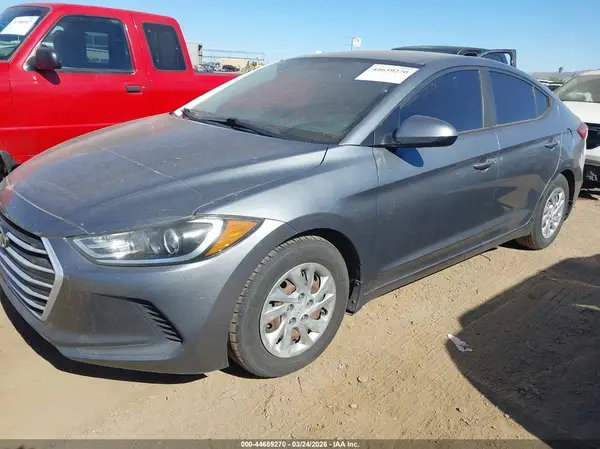 KMHD74LF1HU394712 2017 HYUNDAI ELANTRA - Image 2