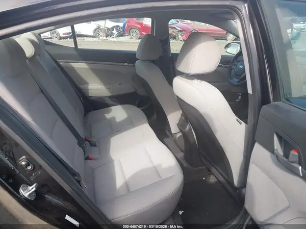 KMHD74LF1HU403358 2017 HYUNDAI ELANTRA - Image 8