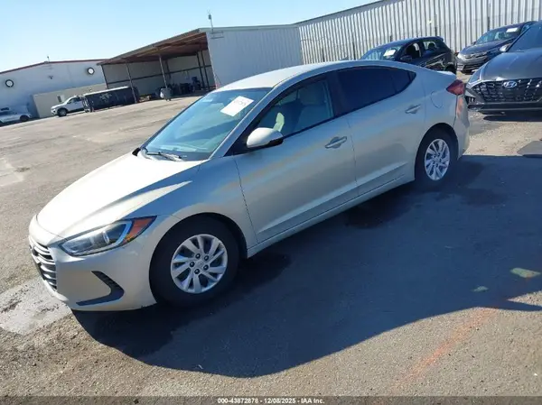KMHD74LF1HU418068 2017 HYUNDAI ELANTRA - Image 2
