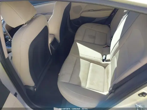 KMHD74LF1HU418068 2017 HYUNDAI ELANTRA - Image 8