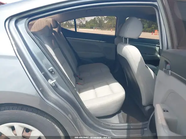 KMHD74LF1HU421231 2017 HYUNDAI ELANTRA - Image 8
