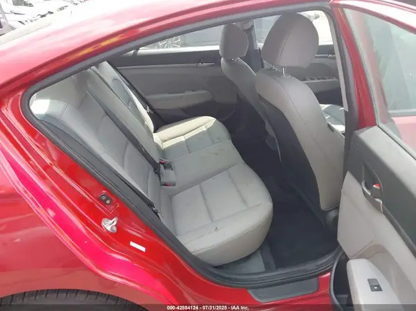 KMHD74LF1HU422332 2017 HYUNDAI ELANTRA - Image 8