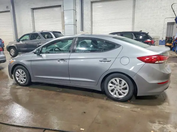 KMHD74LF1JU452758 2018 HYUNDAI ELANTRA - Image 2