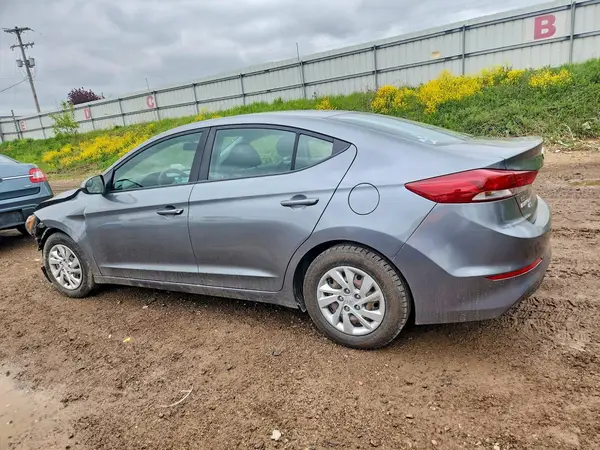 KMHD74LF1JU452940 2018 HYUNDAI ELANTRA - Image 2