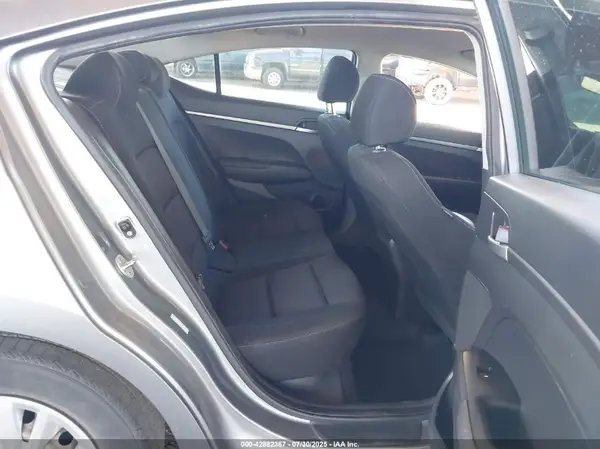KMHD74LF1JU453408 2018 HYUNDAI ELANTRA - Image 8