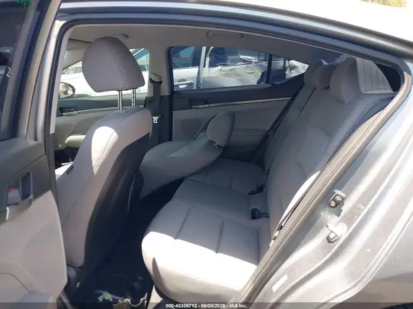 KMHD74LF1JU466465 2018 HYUNDAI ELANTRA - Image 8