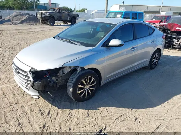 KMHD74LF1JU588906 2018 HYUNDAI ELANTRA - Image 2